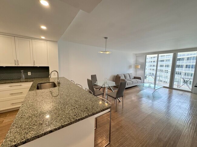 Building Photo - 3540 S Ocean Blvd