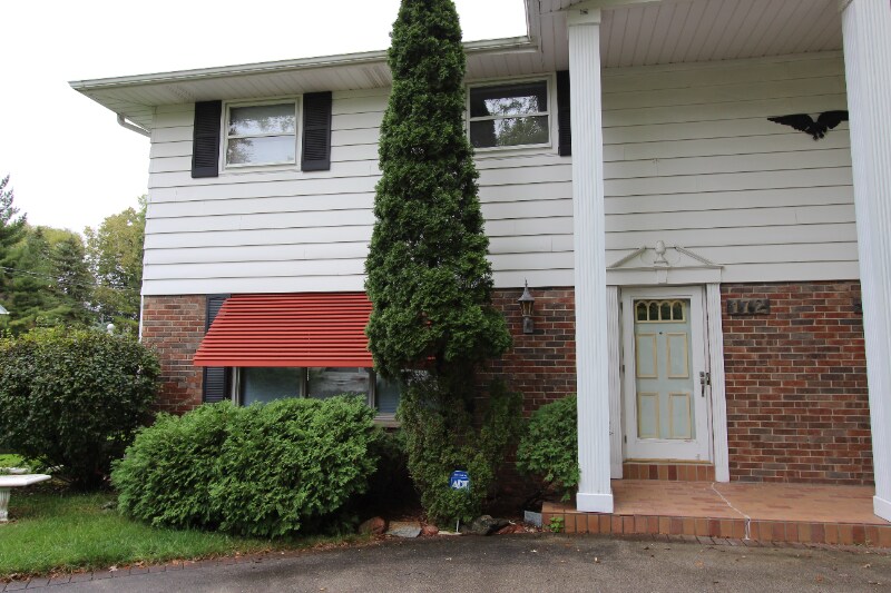 172 N Brookfield Rd, Brookfield, WI 53045 Townhome Rentals in