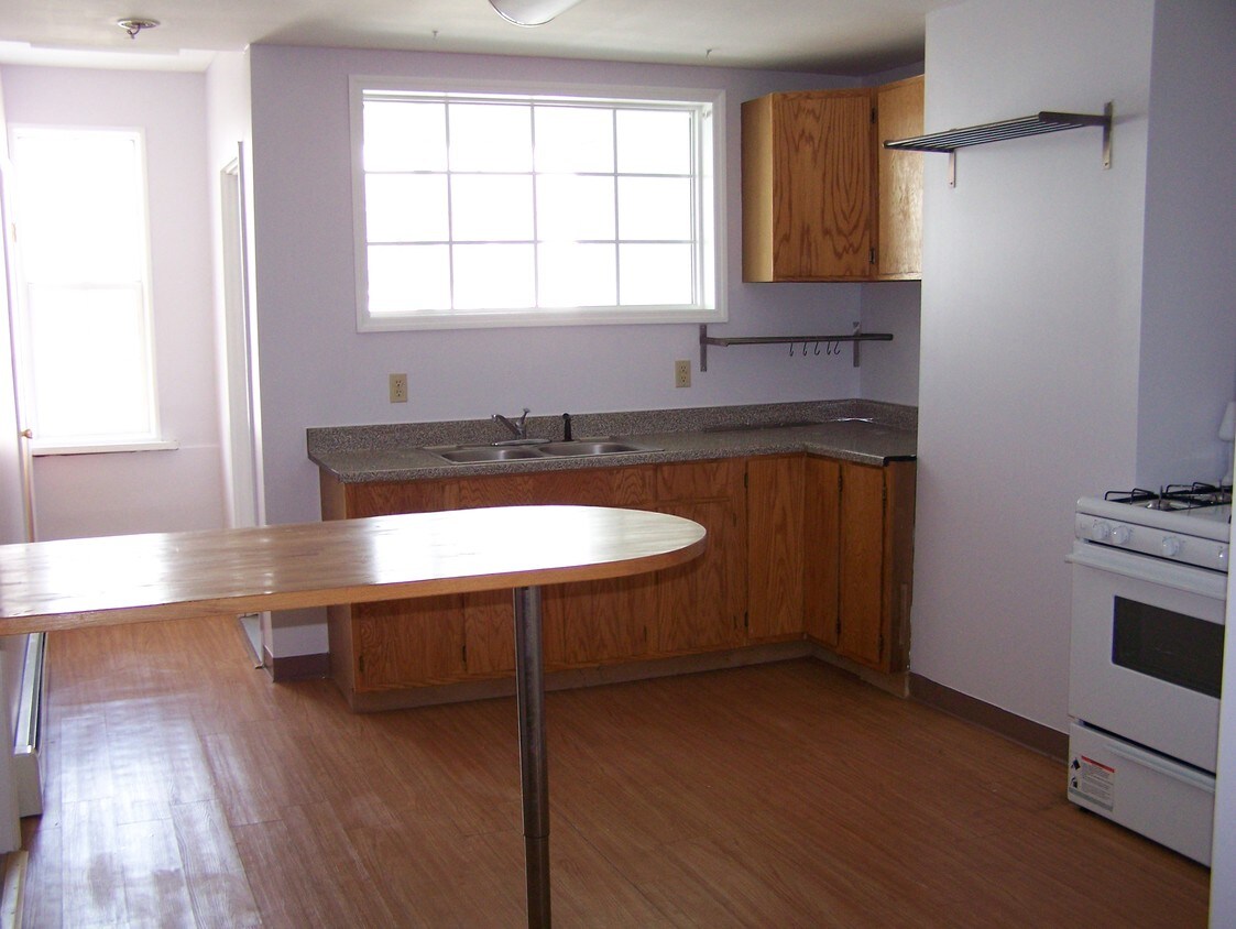Kitchen - 67 West St