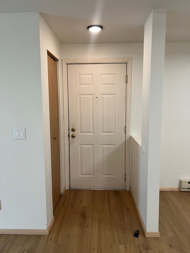 Foto del edificio - Beautifully Maintained condo Renton!