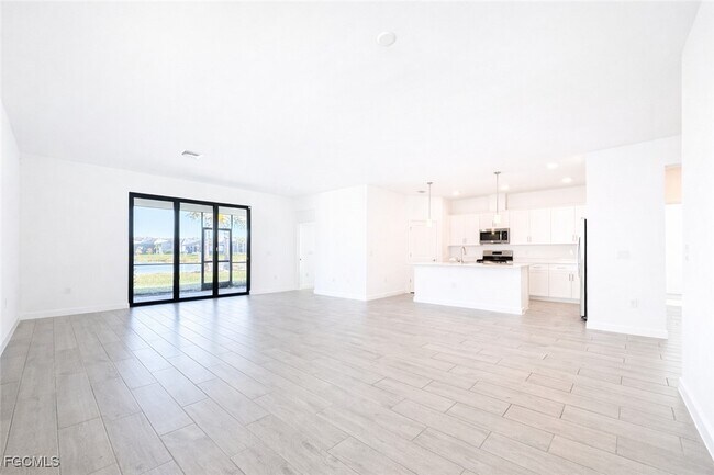 Foto del edificio - 18680 Ives Dr