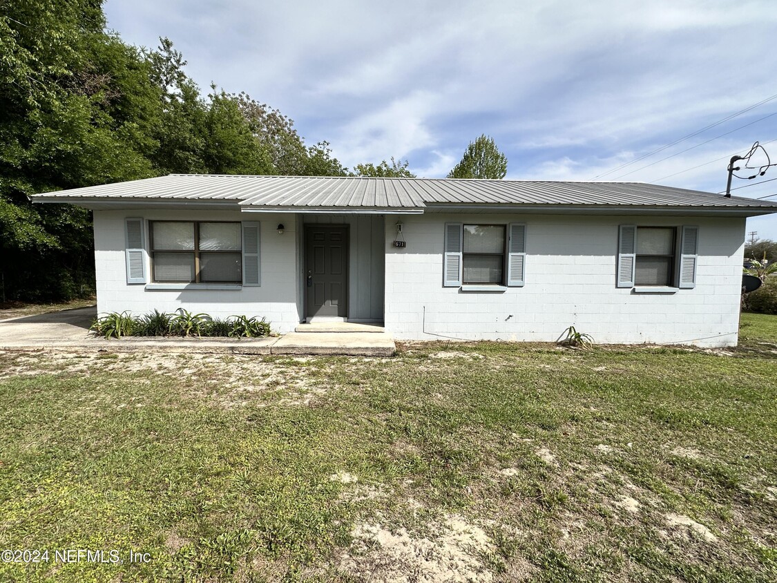 Foto principal - 671 SW Bird Ave