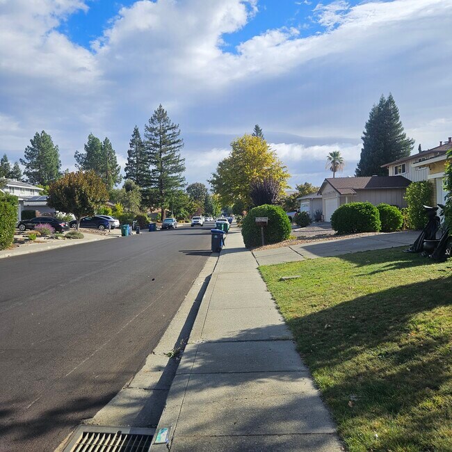 Foto del edificio - 2838 Saint Denis Dr