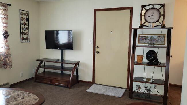 Building Photo - 1260 Dietz Ln