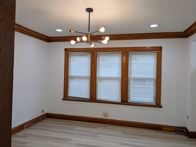 Dining Room - 10420 S Union Ave