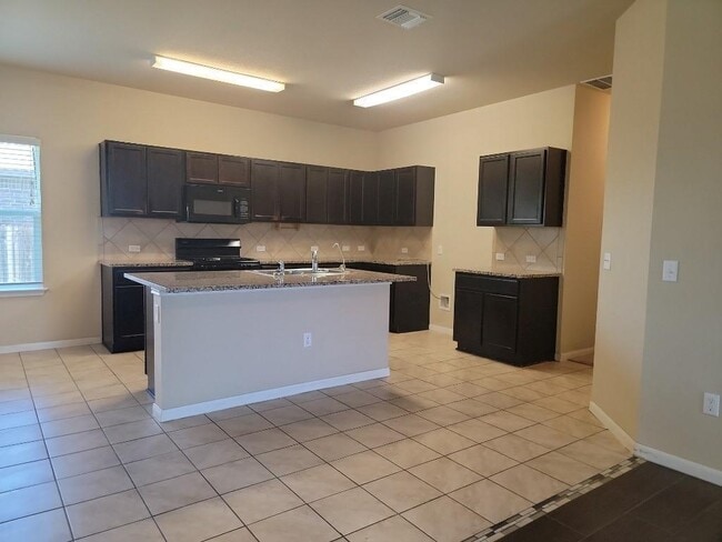 Building Photo - 409 Sabina Dr