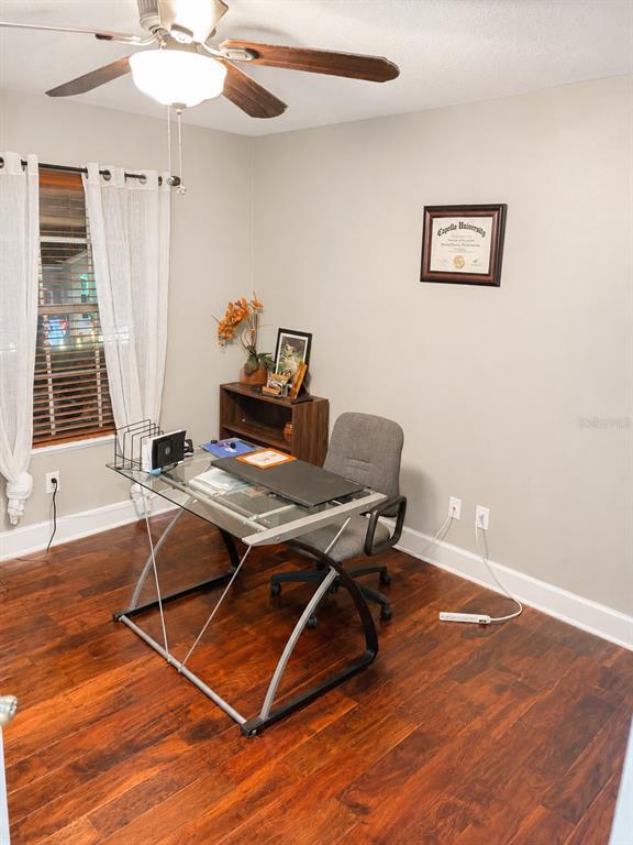 Foto del edificio - 2927 Curving Oaks Way