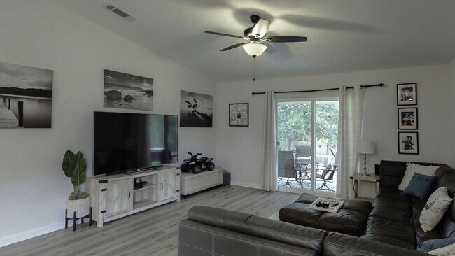 Building Photo - 378 Marquis Way