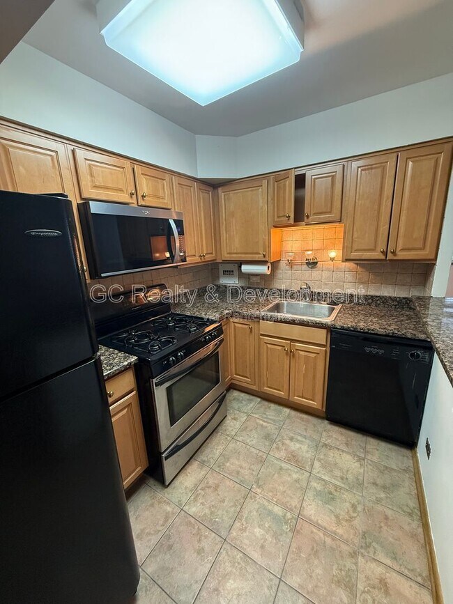 Foto del edificio - 253 E Delaware Pl