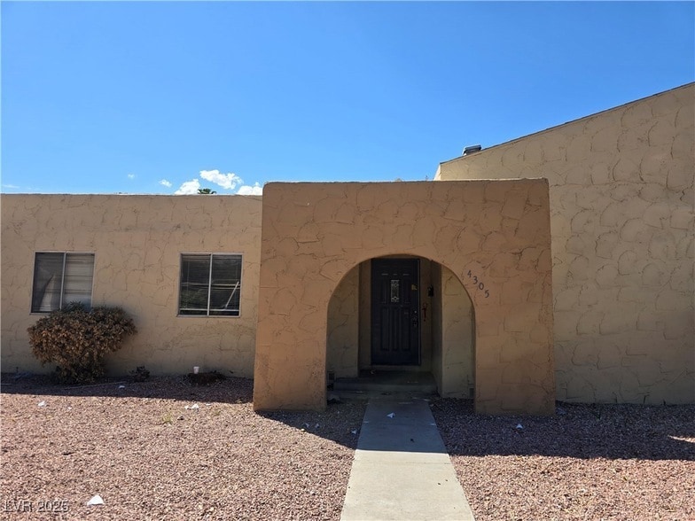 Primary Photo - 4305 E Moonlight Dr