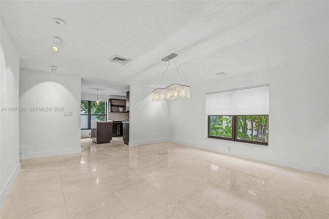 Building Photo - 2000 Brickell Ave