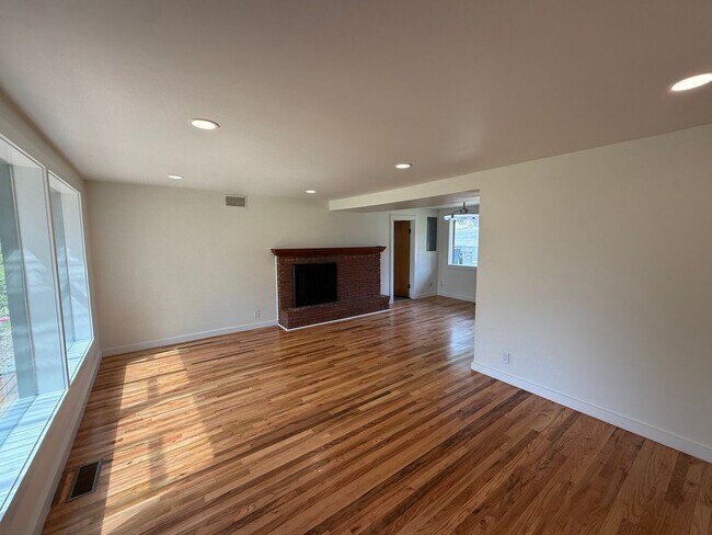 Foto del edificio - 4626 84th St SW