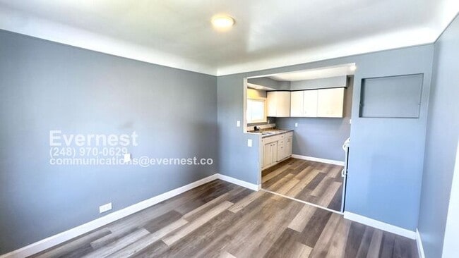 Building Photo - 2-Bedroom, 1-Bath Home in a Convenient Loc...