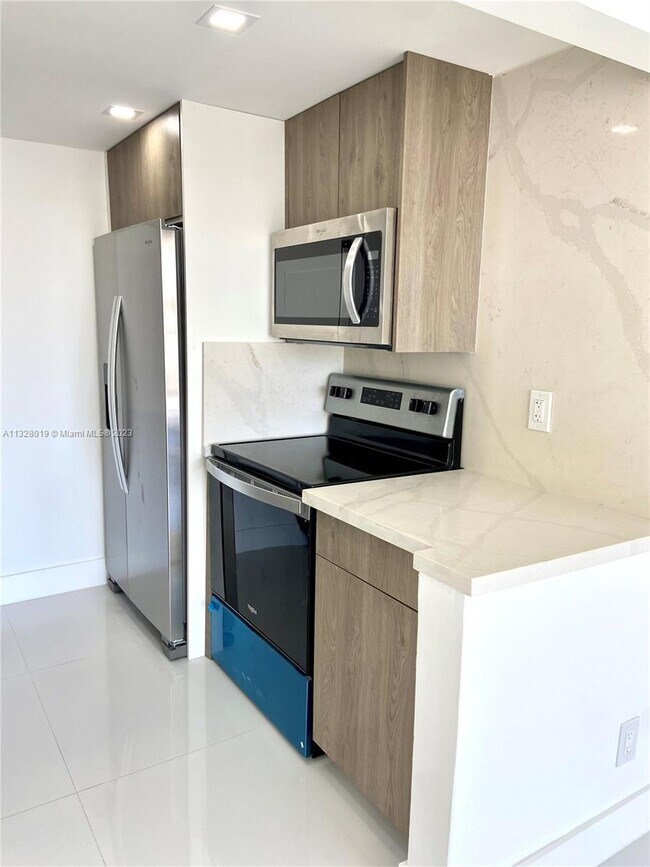 Foto del edificio - 2000 NE 135th St