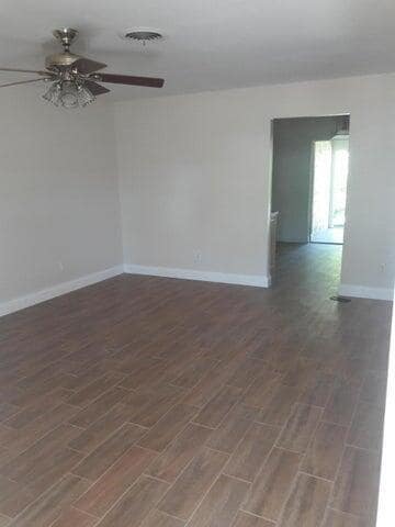 Building Photo - 721 SE Stypmann Blvd