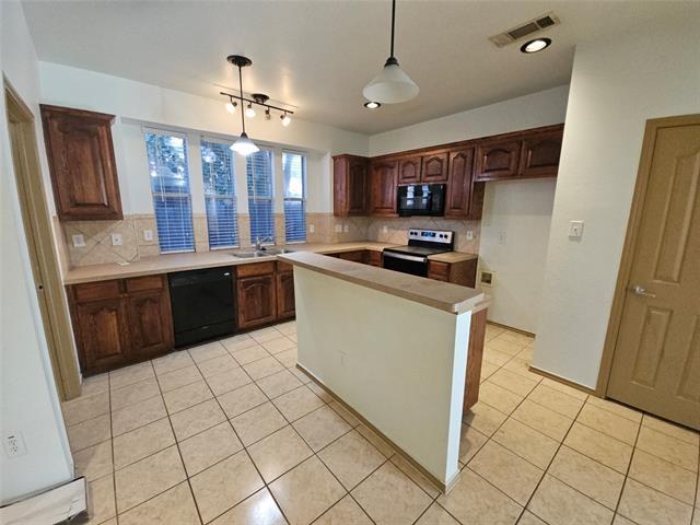 Building Photo - 10945 Hawks Landing Rd