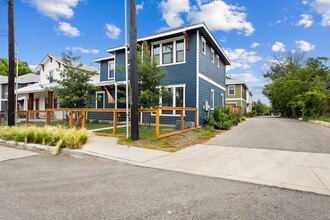 Building Photo - 918 N Olive St