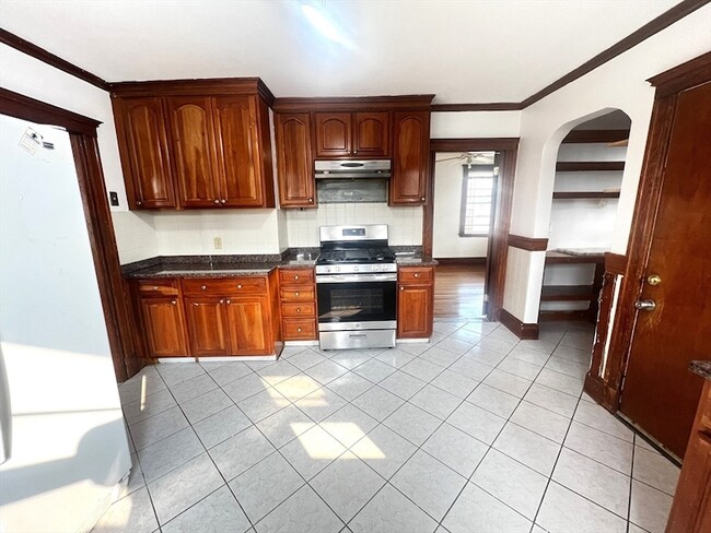 Building Photo - 103 St Andrew Rd