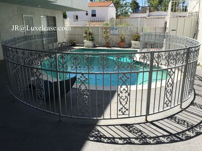 Building Photo - 345 S Doheny Dr