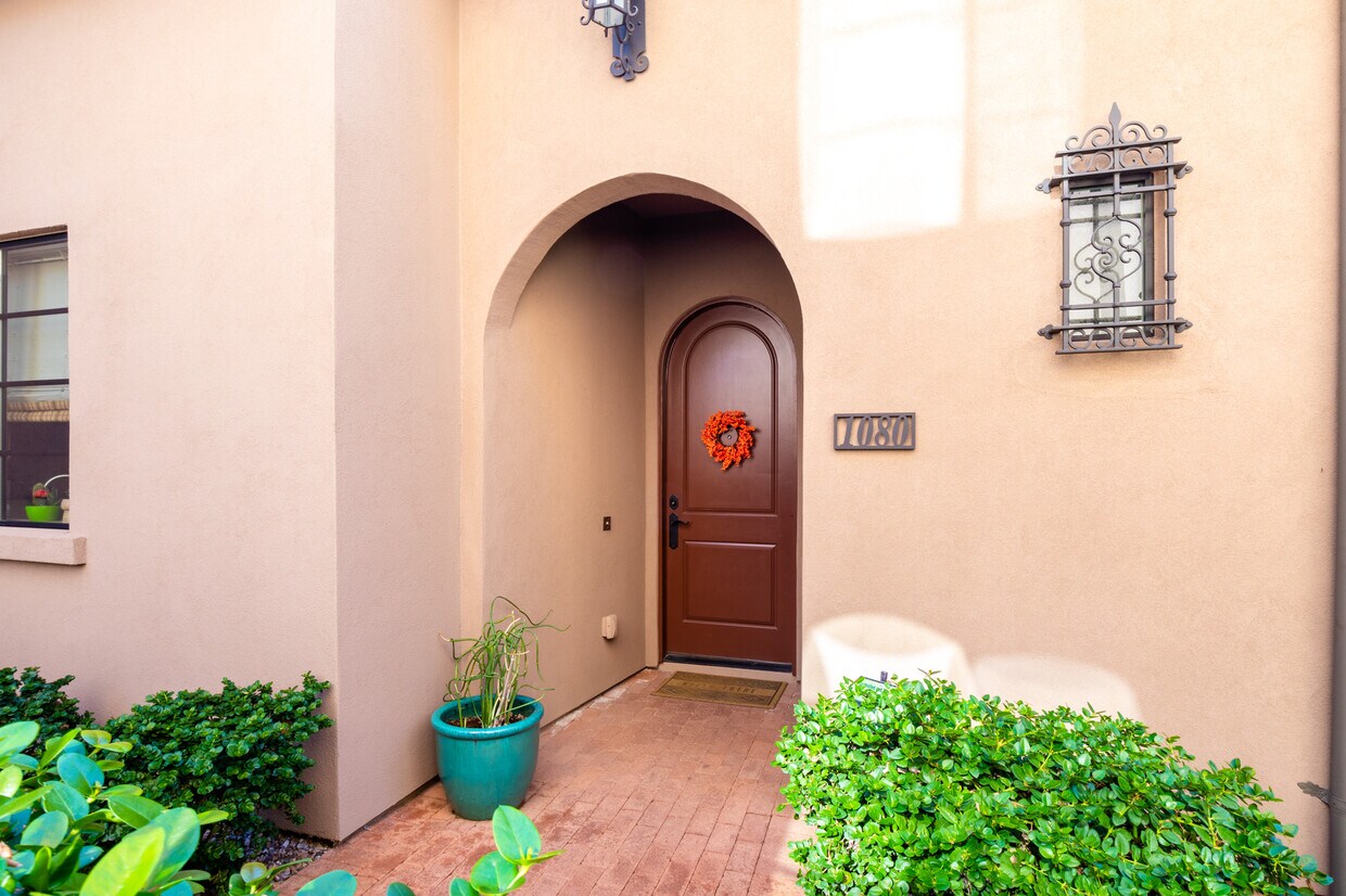 Foto principal - 18650 N Thompson Peak Pky