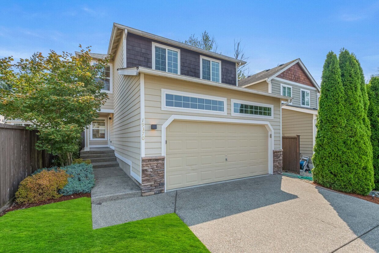 Primary Photo - Newly Remodeled Home with Air Conditioning...
