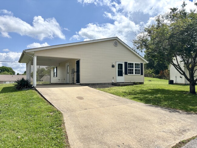 Foto del edificio - 5317 Beechwood Dr