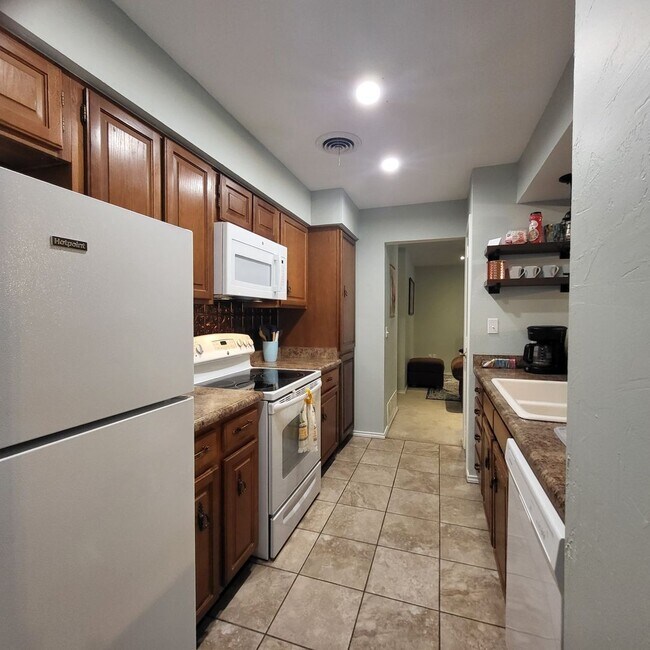 Foto del edificio - Furnished Rental for Lease