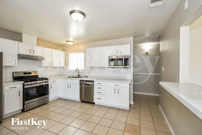 Building Photo - 921 Palmhurst Dr