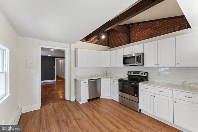 Foto del edificio - 230 S Walnut St