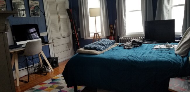 Building Photo - 30 Warner St