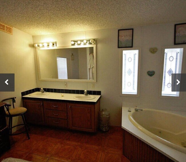 Foto del edificio - 7610 Plumwood Dr