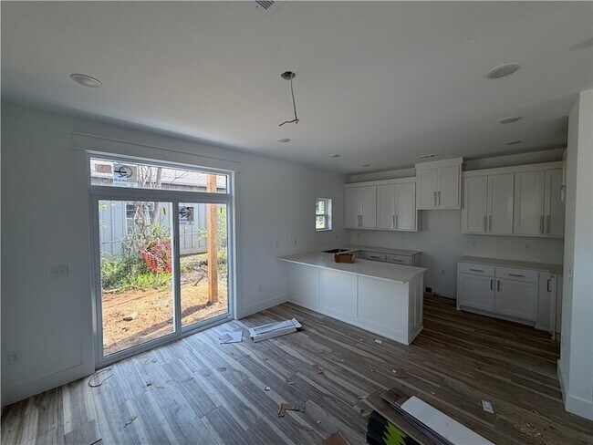 Building Photo - 2091 W Ora Dr