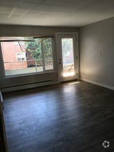 Building Photo - 1215 Queen Anne Ave N