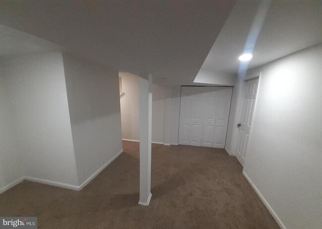 Building Photo - 10 Prestwick Square