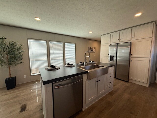 Foto del edificio - 15953 S Flores Rd