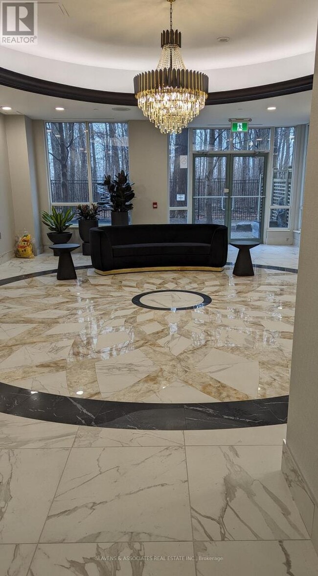 Building Photo - 61 Town Centre Court