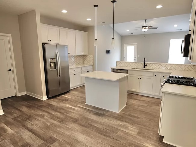 Building Photo - Charming 4 beds 3 baths in Powell!