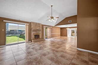 Building Photo - 11415 Chariot Dr