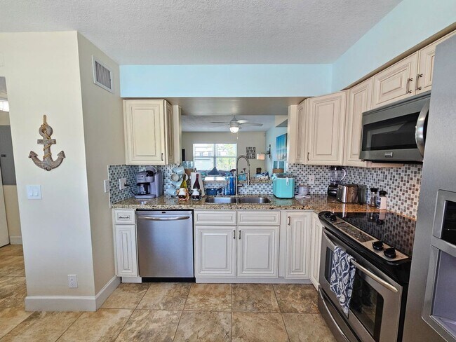 Photo - 339 Virginia St House