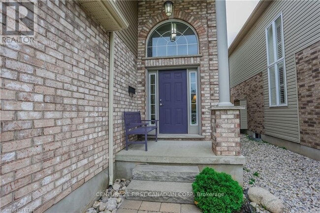 Photo du bâtiment - 1162 Smither Rd