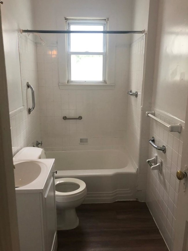 Building Photo - 1 bedroom in Scotch Plains NJ 07076