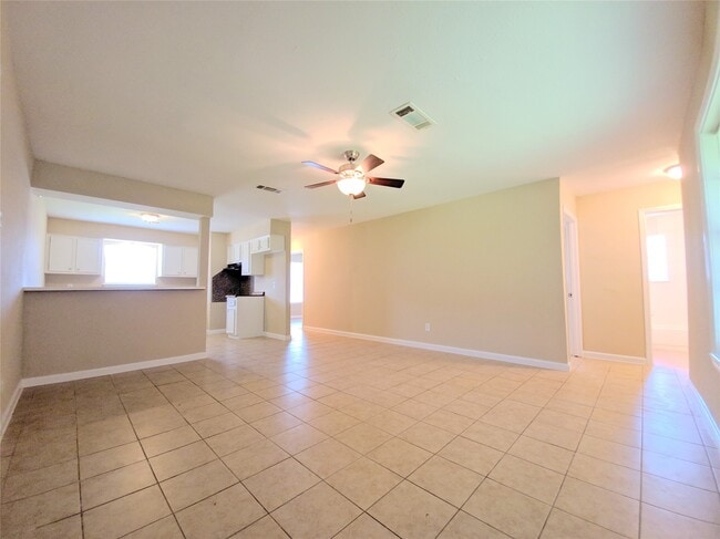 Building Photo - 10962 Buffum St