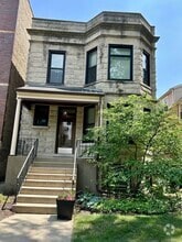 Building Photo - 3855 N Hoyne Ave
