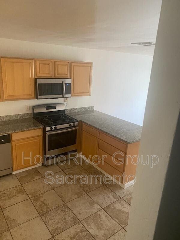 Foto del edificio - 1108 Evelyn Ln