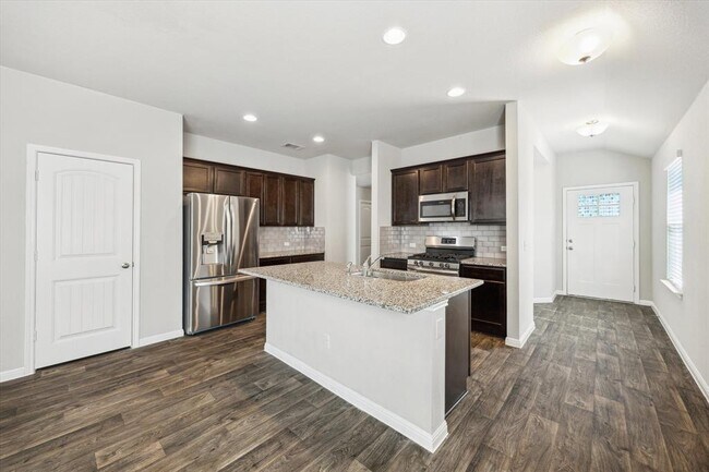 Foto del edificio - 705 Callahan Ln