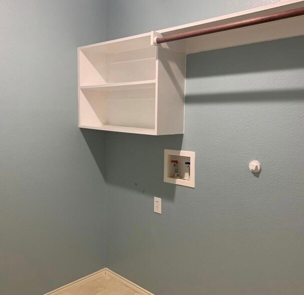 Foto del edificio - 3321 Truman St