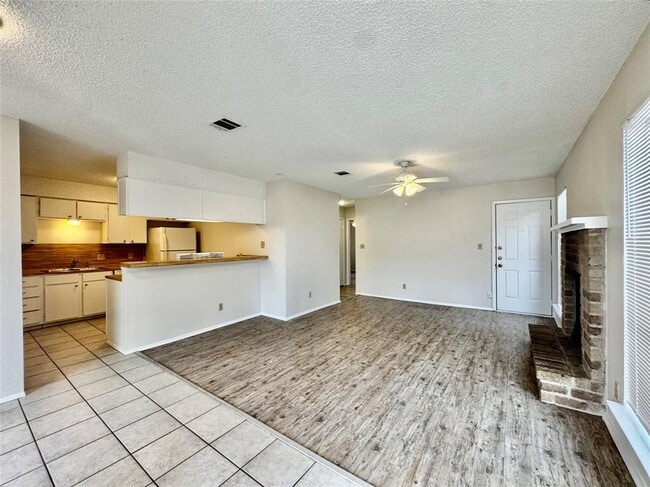 Foto del edificio - 9404 Teasdale Terrace