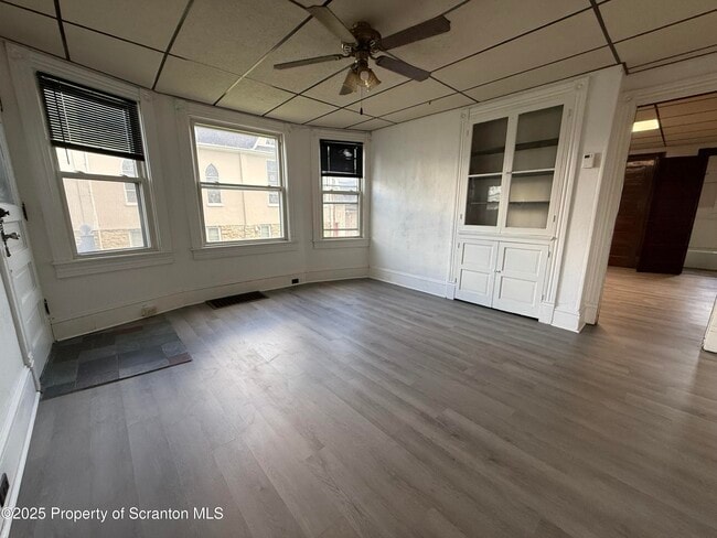 Foto del edificio - 1531 33 Washburn St