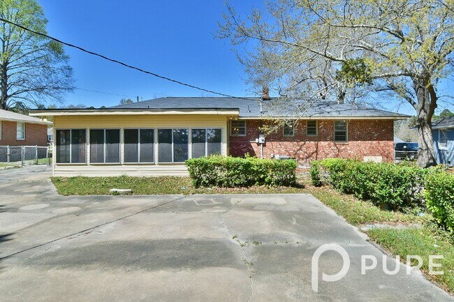 Foto del edificio - 2120 Huffman Dr, Columbia, SC 29209