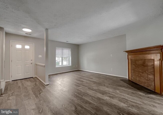 Foto del edificio - 4232 Drake Ct